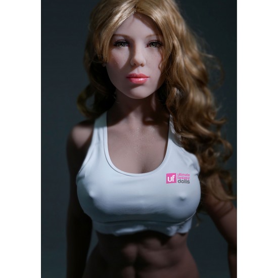 Ultimate Fantasy Dolls Mandy